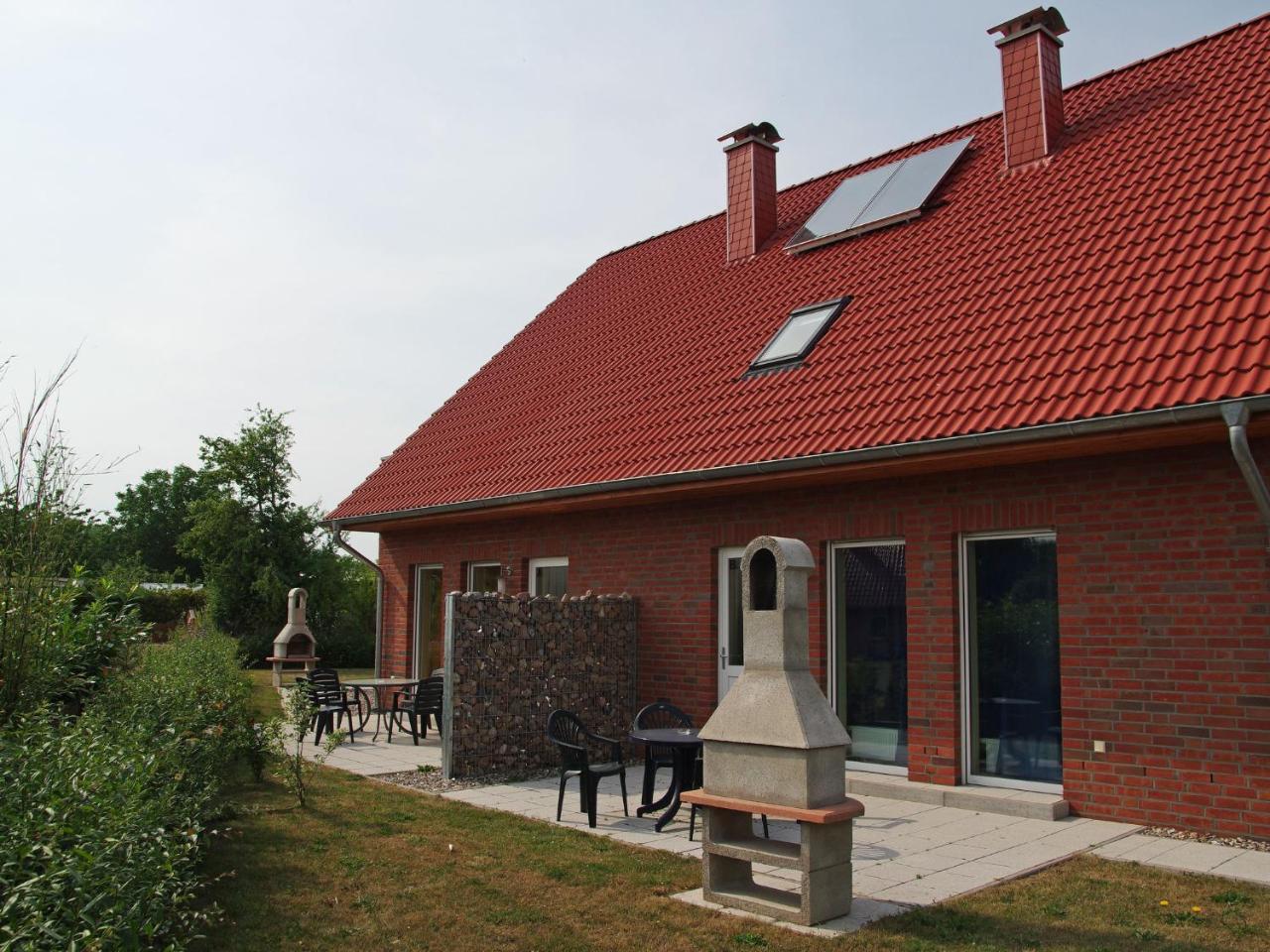 5-Bedroom Holiday Home In Zierow With Garden ภายนอก รูปภาพ